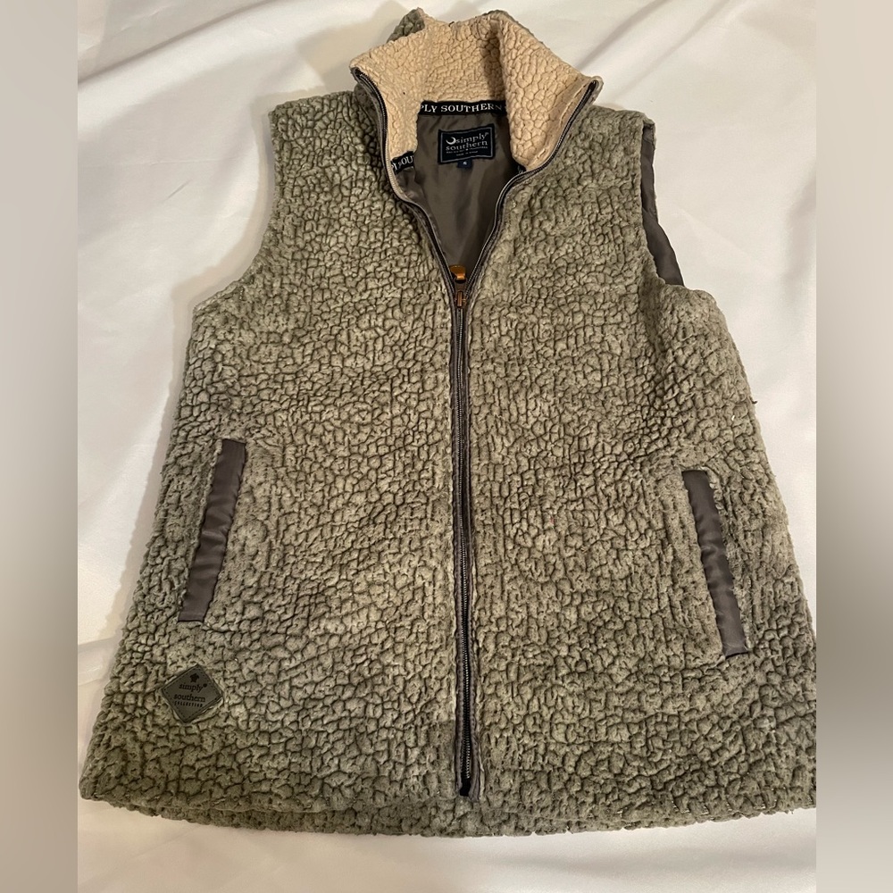 Simply Southern Sherpa Vest Women's Small green/tan Zip pockets full‎ zip vest